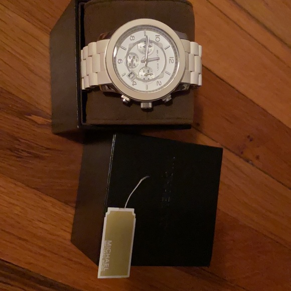 Michael Kors watch - Picture 2 of 3